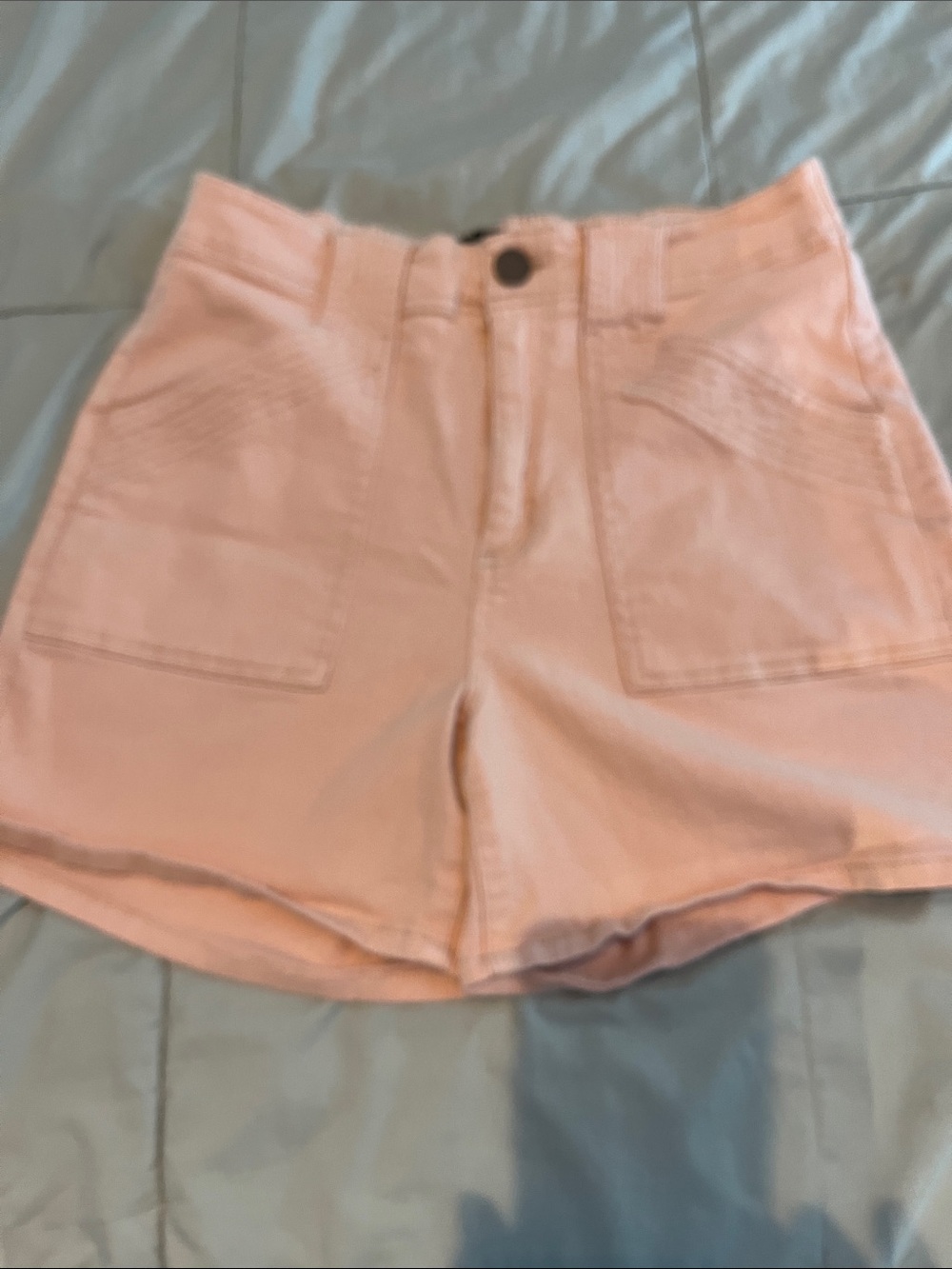 High-Rise Light Pink Jean Shorts with Front Patch Pockets size 8/29